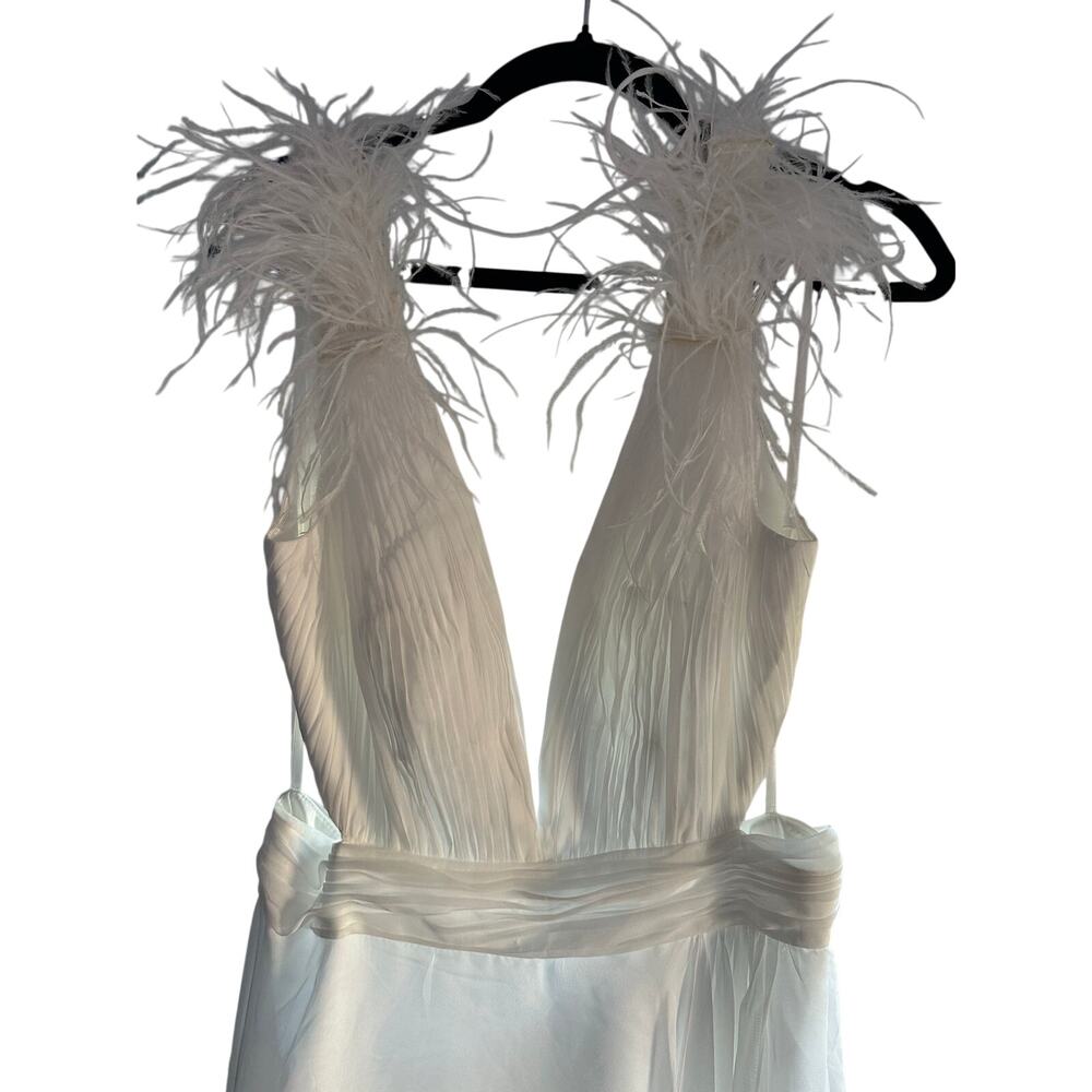 NWT Mac Duggal Plunge Ostrich Feather A-Line Gown in white - Picture 2 of 9